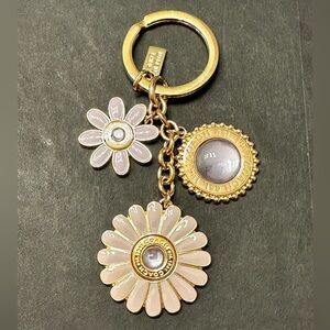 NWOT Coach Daisy Flower Cluster Keychain Bag Charm Gold lavender Enamel Y2K RARE